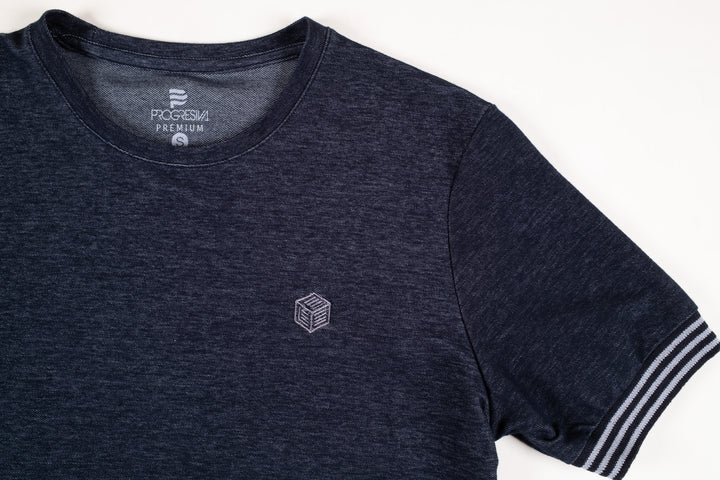 Playera Regular Fit  - azul marino bordado gris
