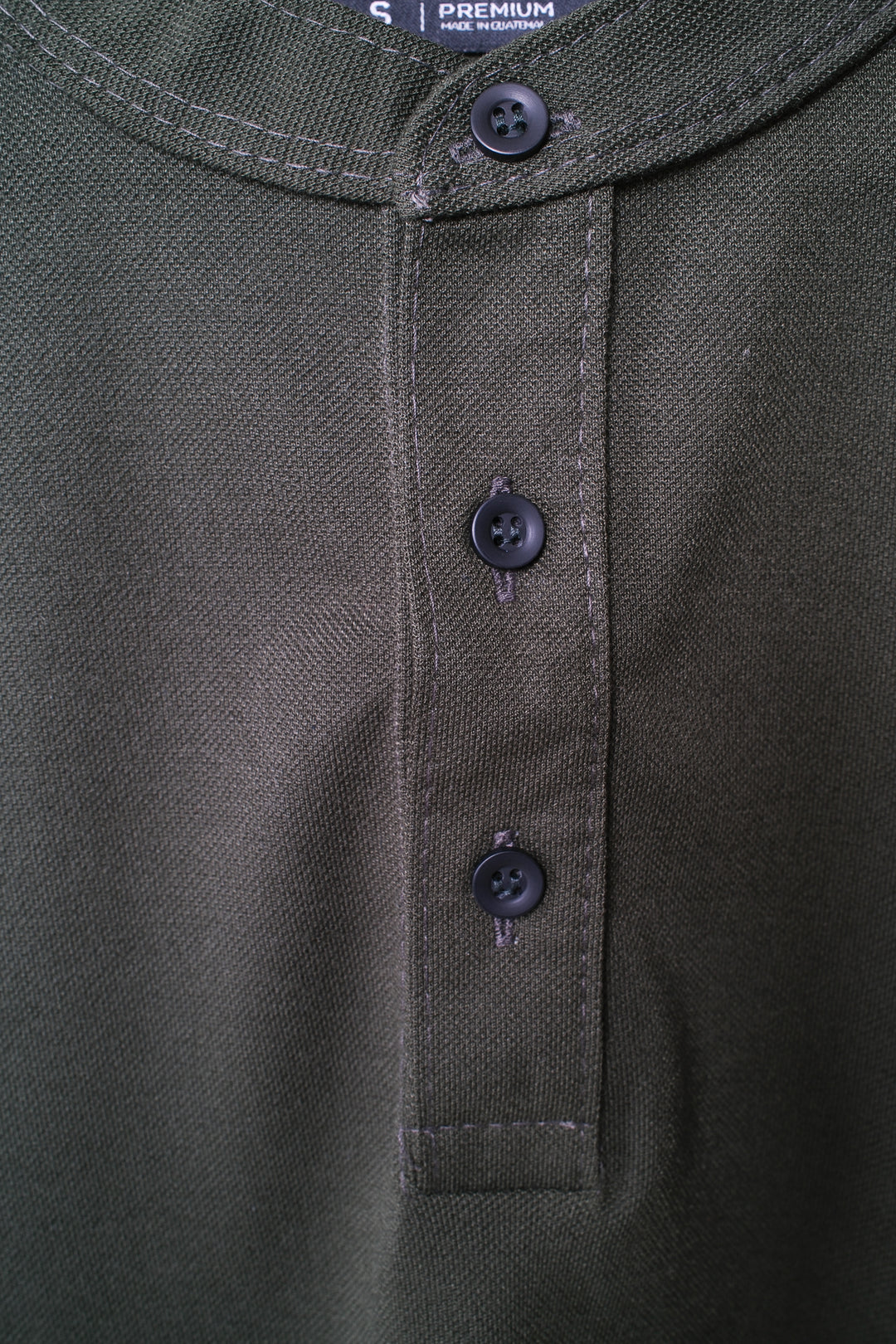 Polo cuello chino - verde olivo