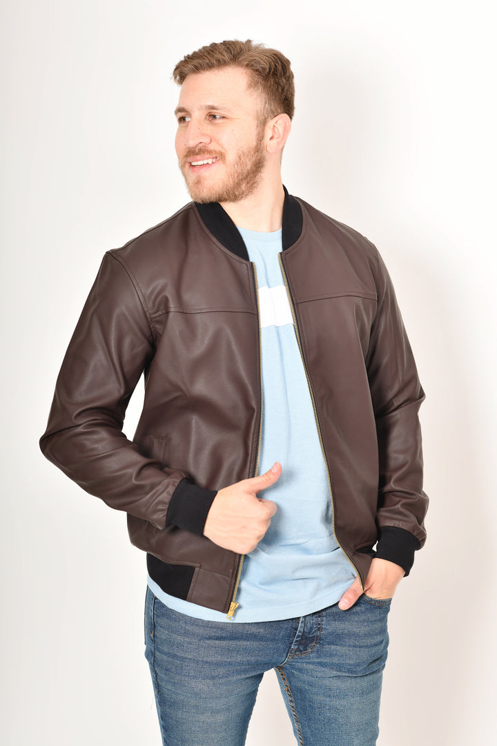 Bomber jacket cuerina - café