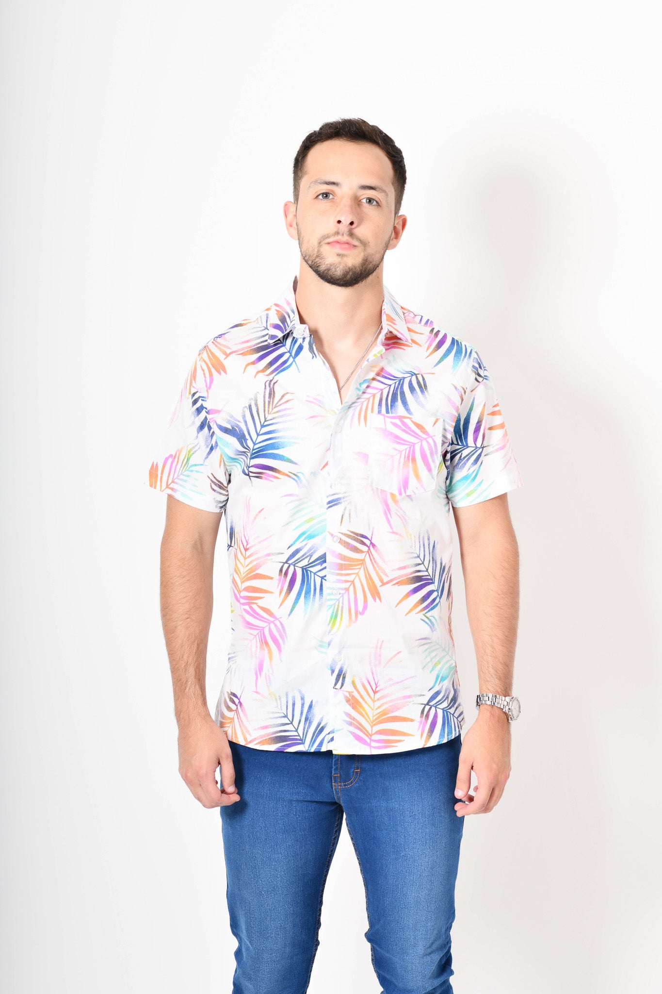 Camisa tropical de flores - blanca azul