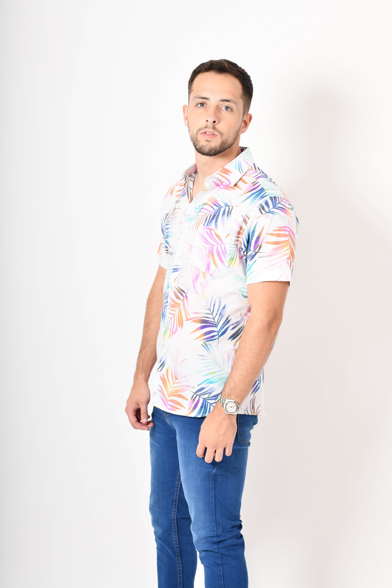 Camisa tropical de flores - blanca azul