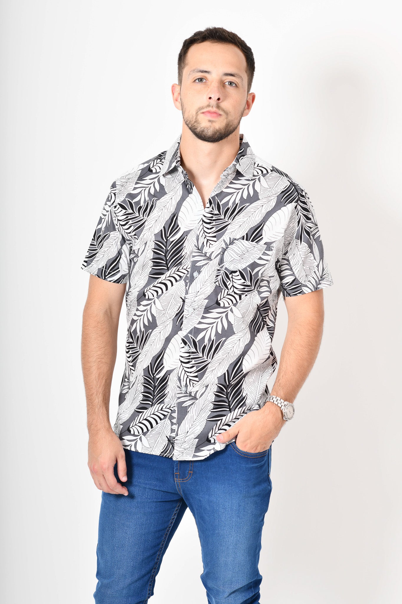 Camisa tropical de flores - gris blanca