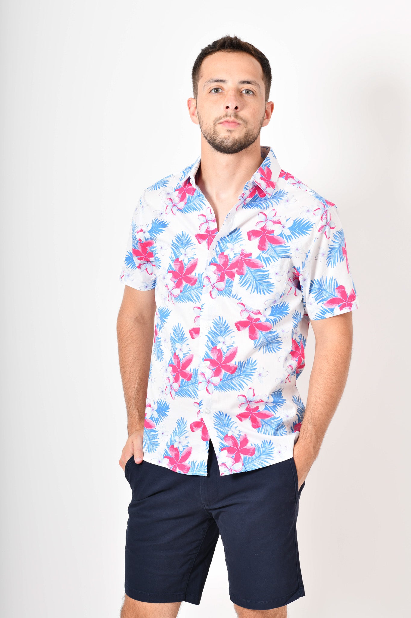 Camisa tropical de flores -  blanca palo rosa