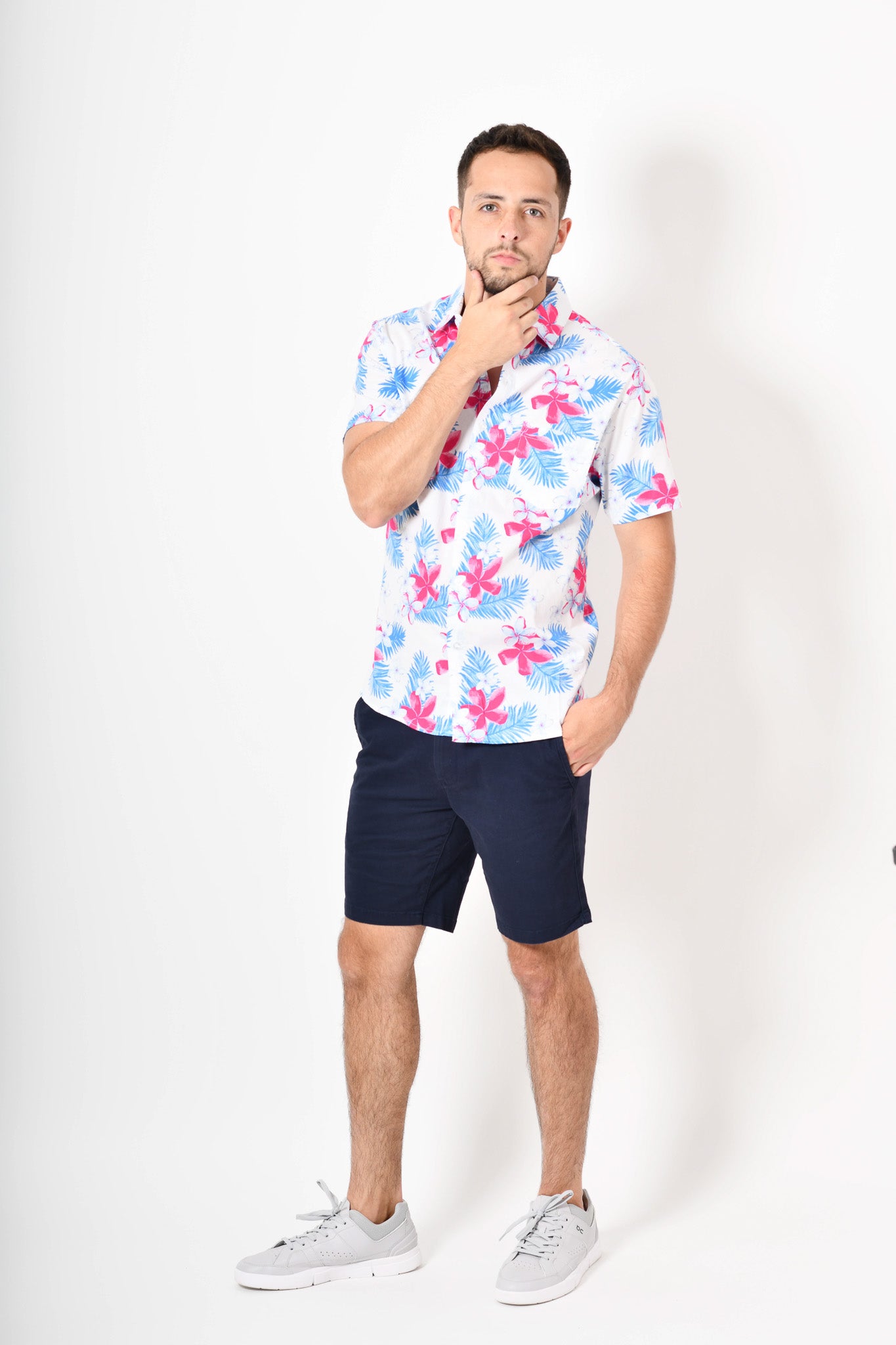Camisa tropical de flores -  blanca palo rosa