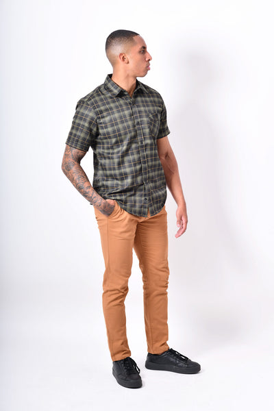 Camisa premium - verde cuadros dorados