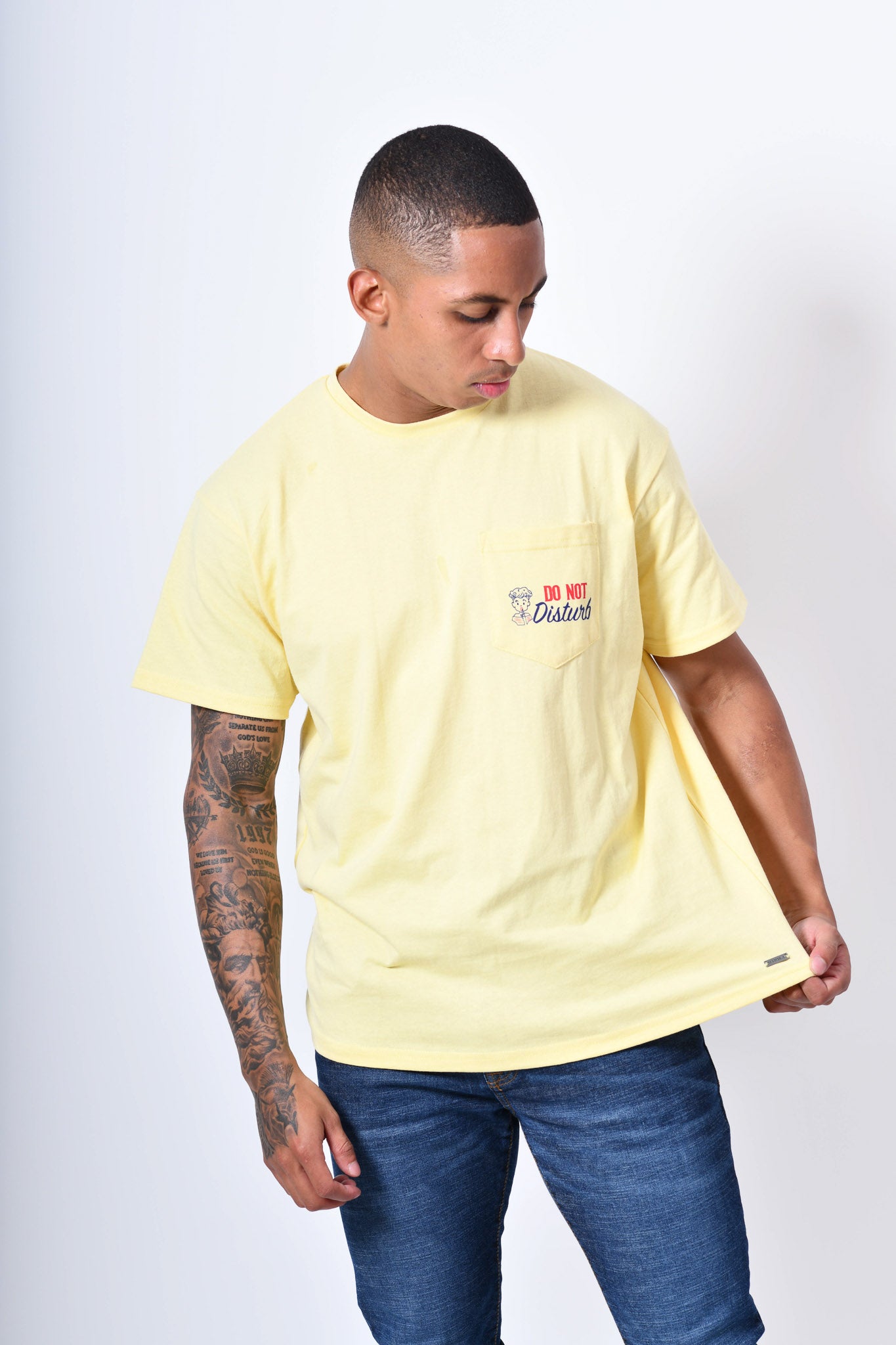 T-shirt to go - absurd amarilla