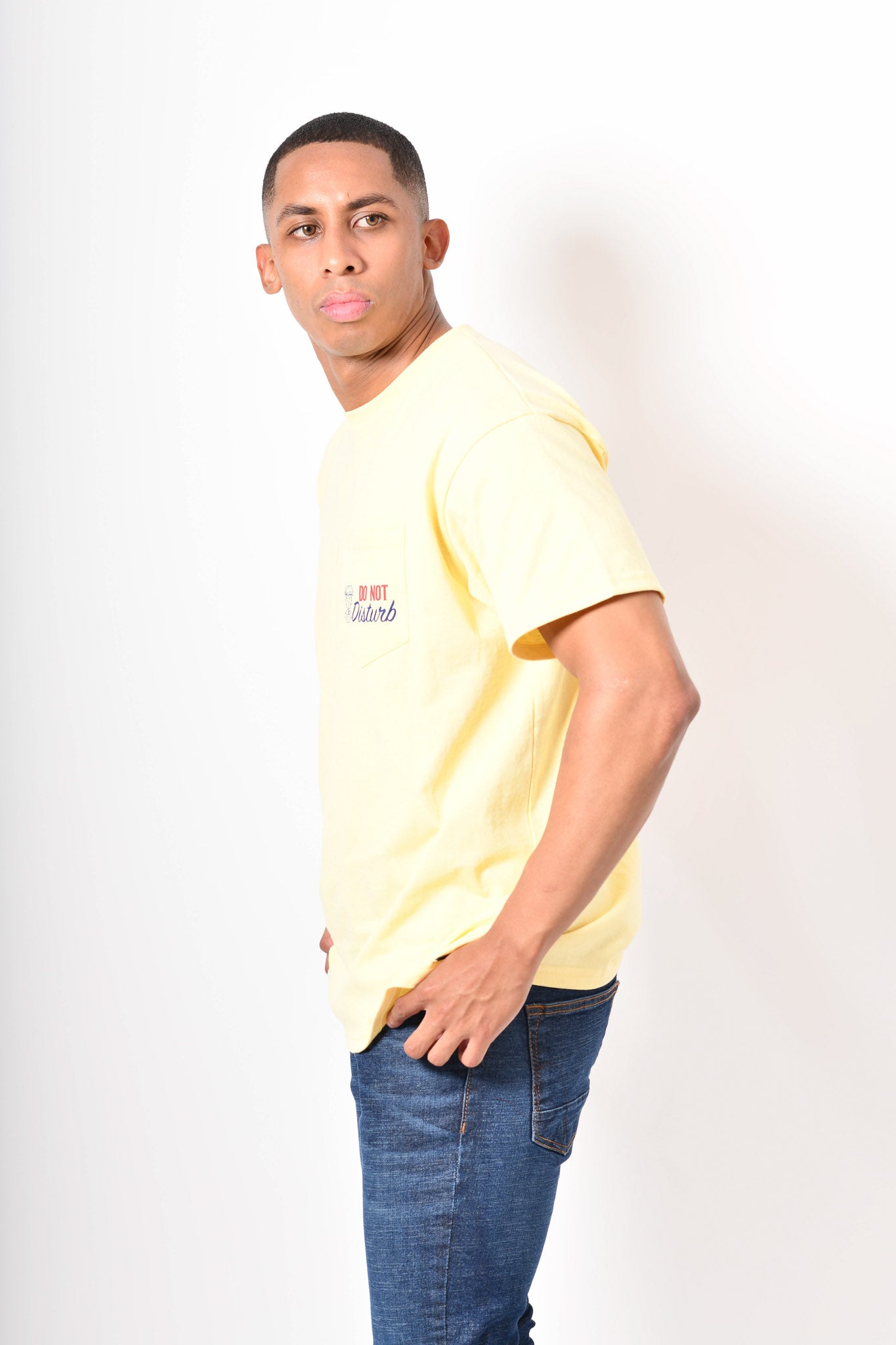 T-shirt to go - absurd amarilla
