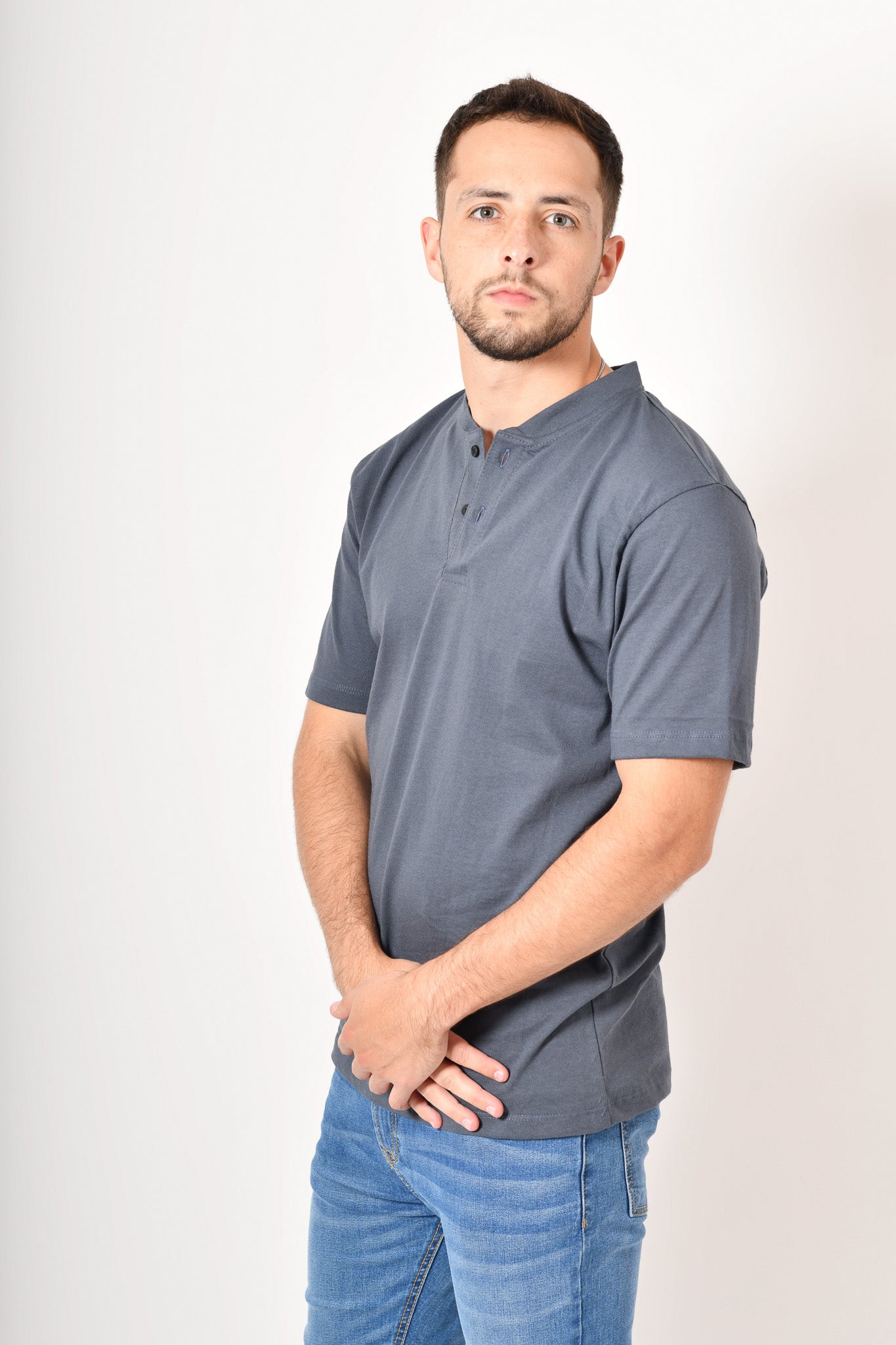 Playera pro - cuello v botones