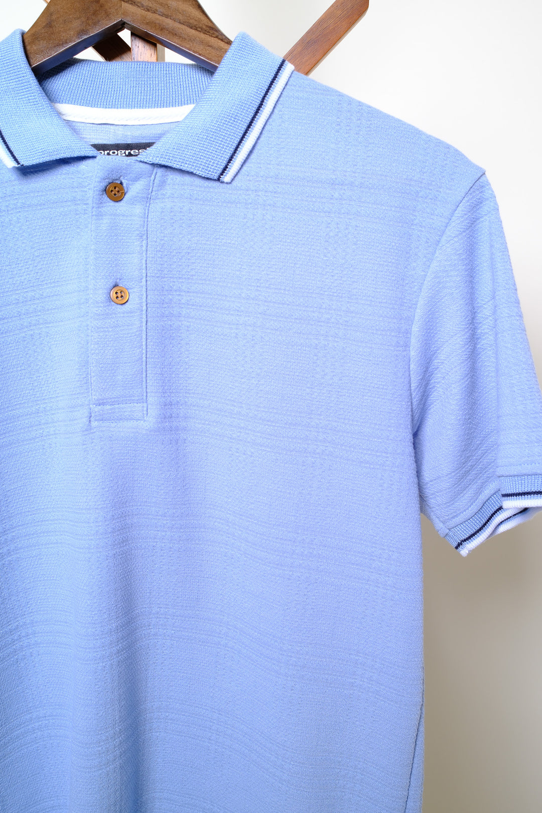 Playera Tipo Polo - azul claro