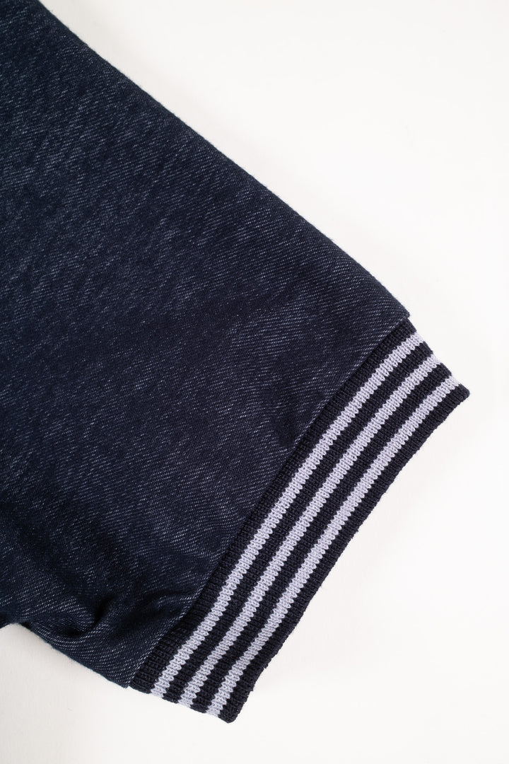 Playera Regular Fit  - azul marino bordado gris
