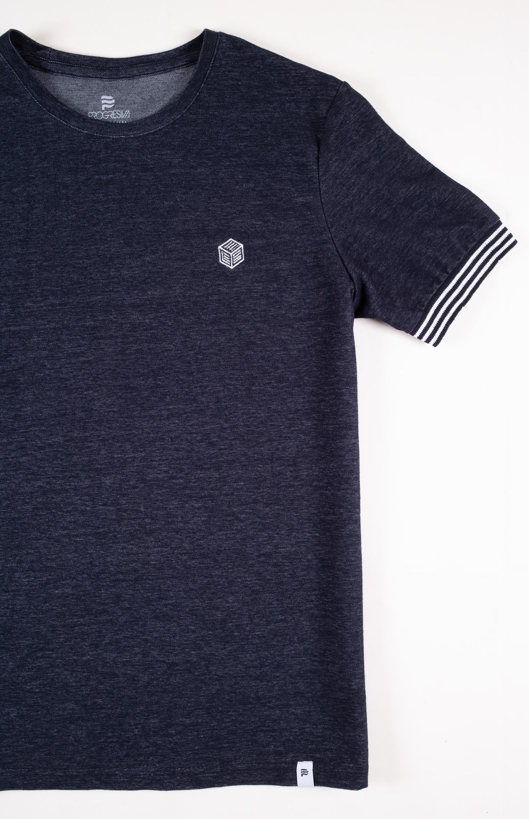 Playera Regular Fit  - azul marino bordado blanco