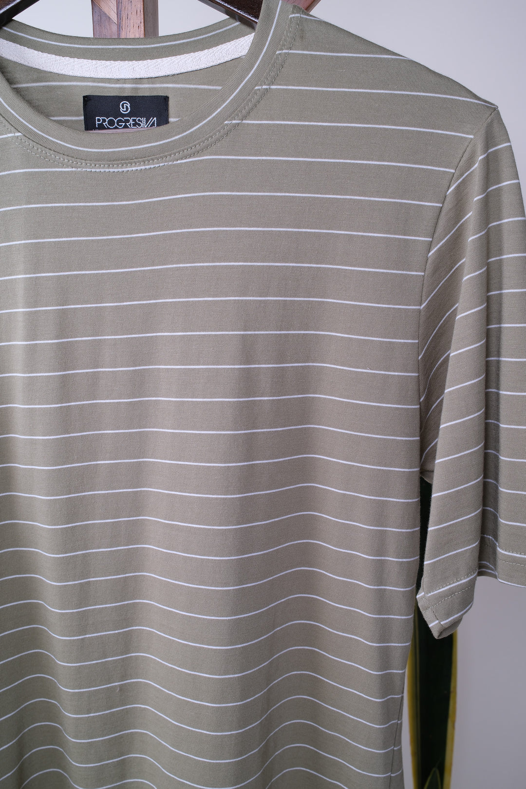 Playera Regular Fit  - verde a rayas