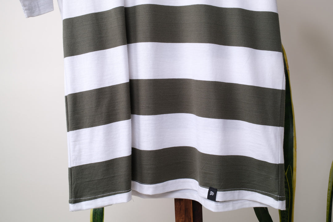 Playera Regular Fit  - blanca rayas verde