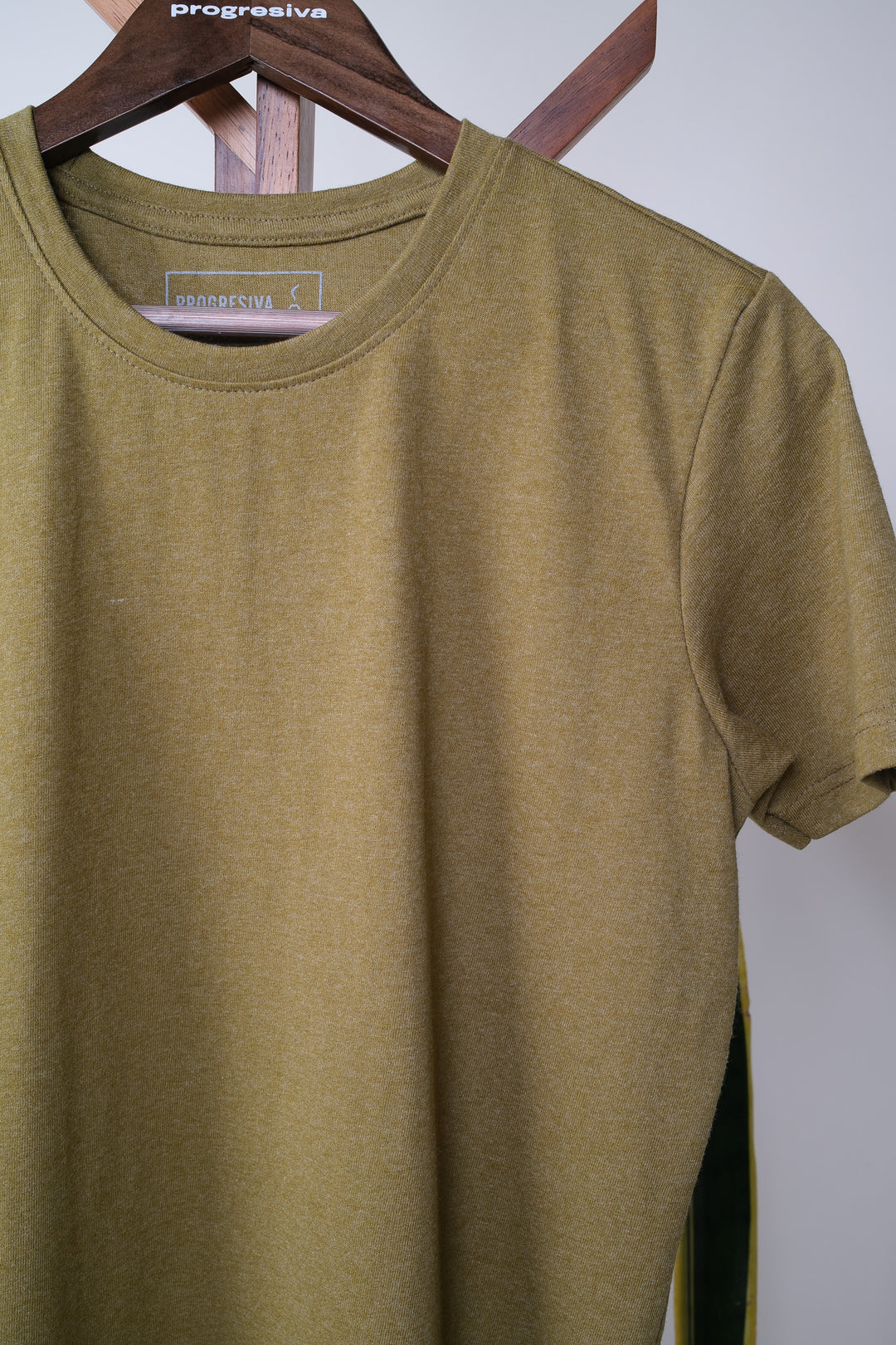 Playera Slim Fit - verde mostaza