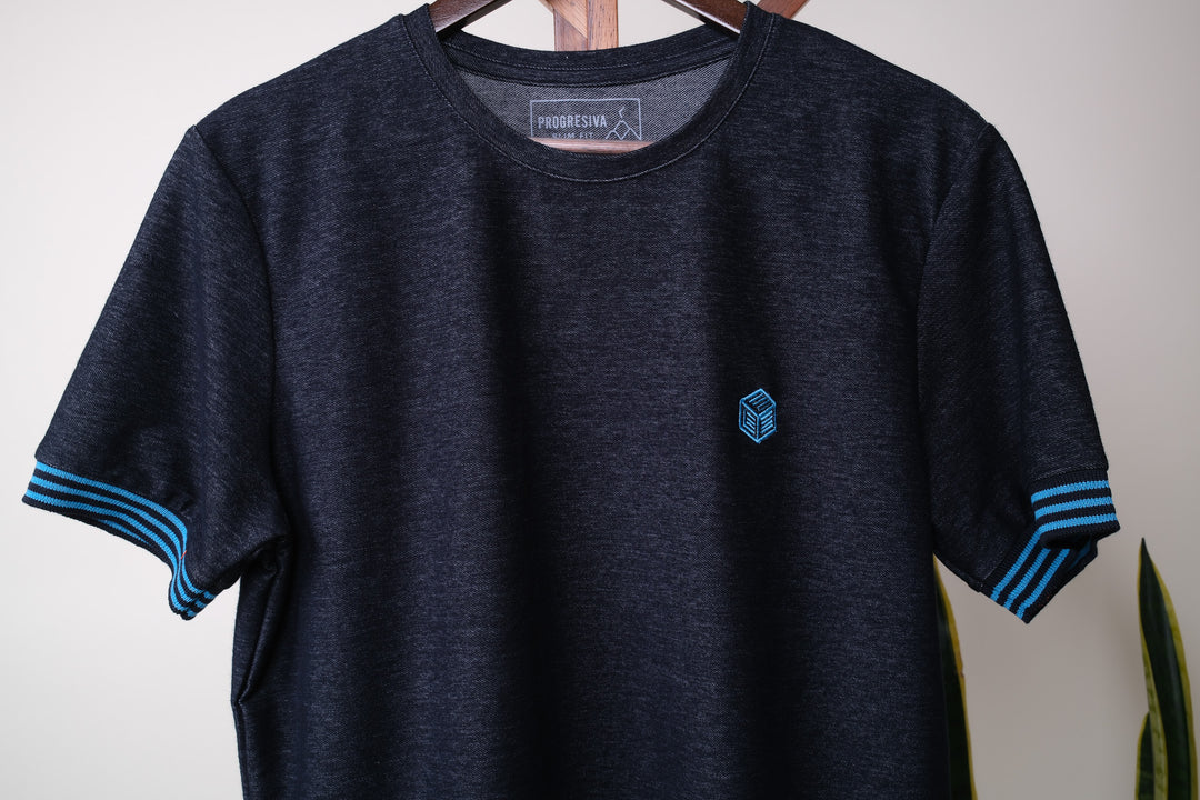 Playera Regular Fit  -  bordado azul