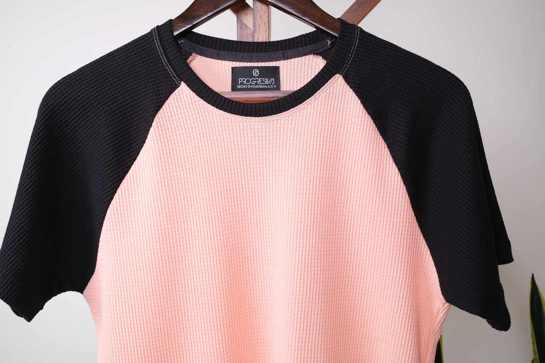 Playera Standard Fit  - salmon negro