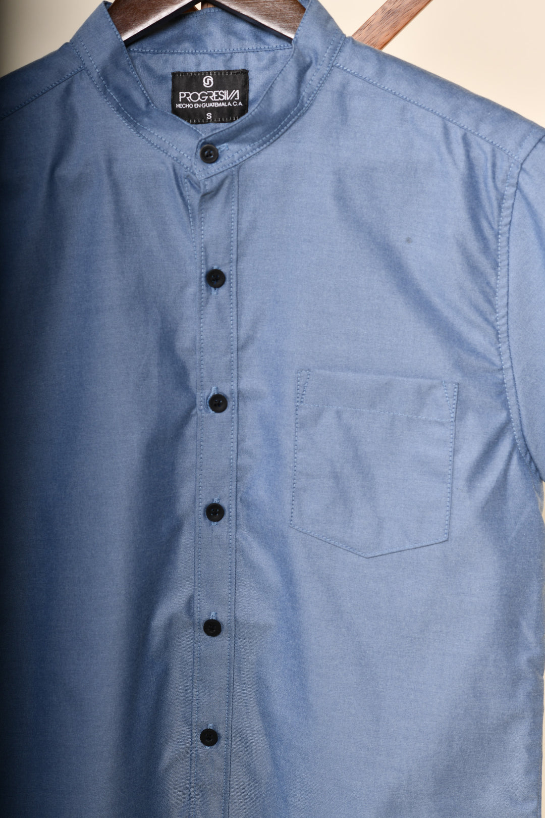 Camisa oxford manga corta cuello chino - azul oxford