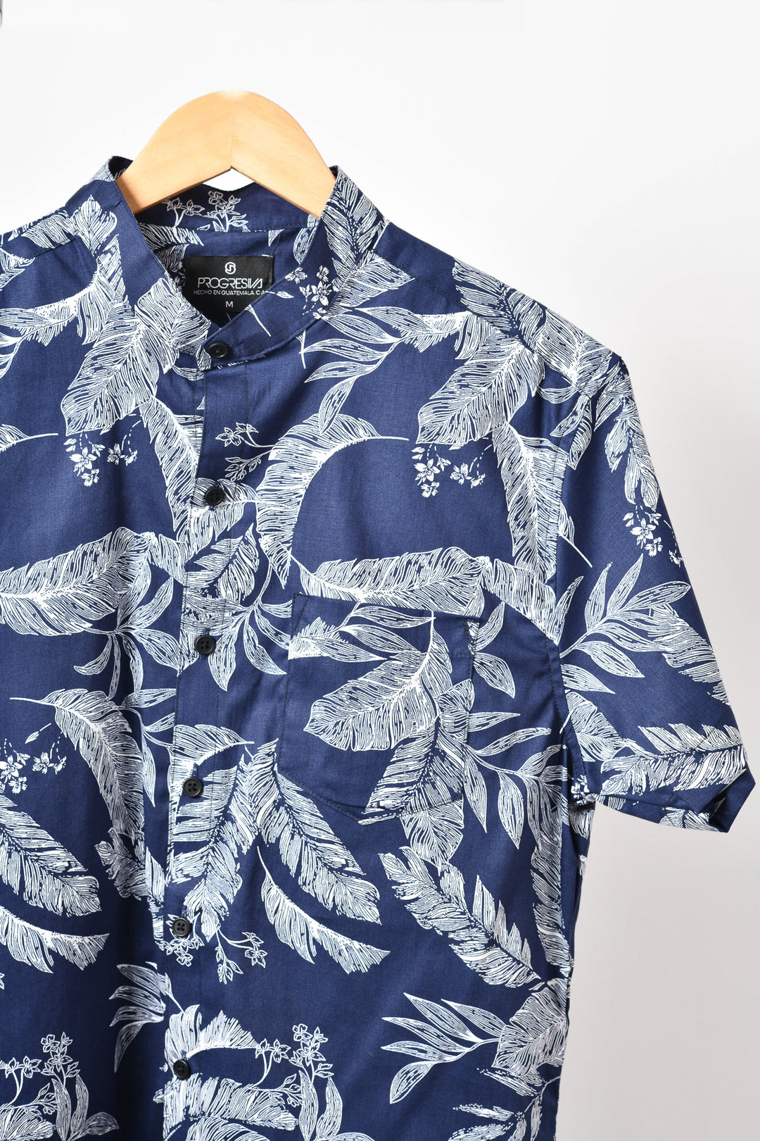 Camisa tropical de flores