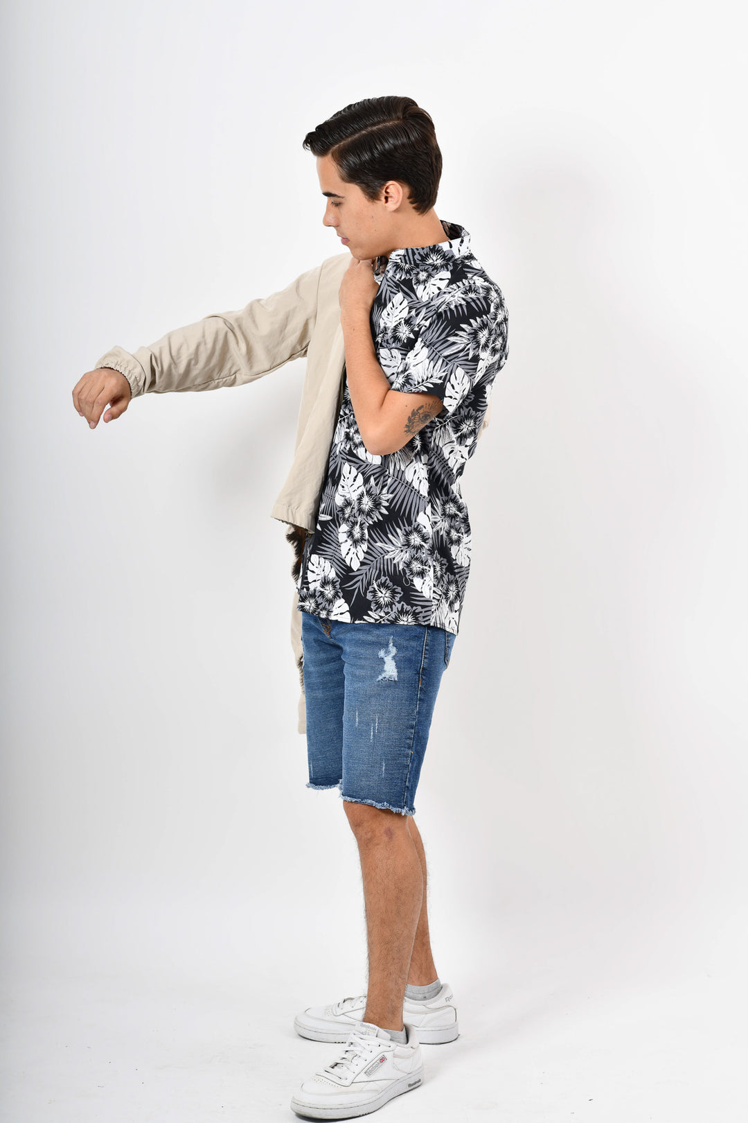 Camisa tropical de flores
