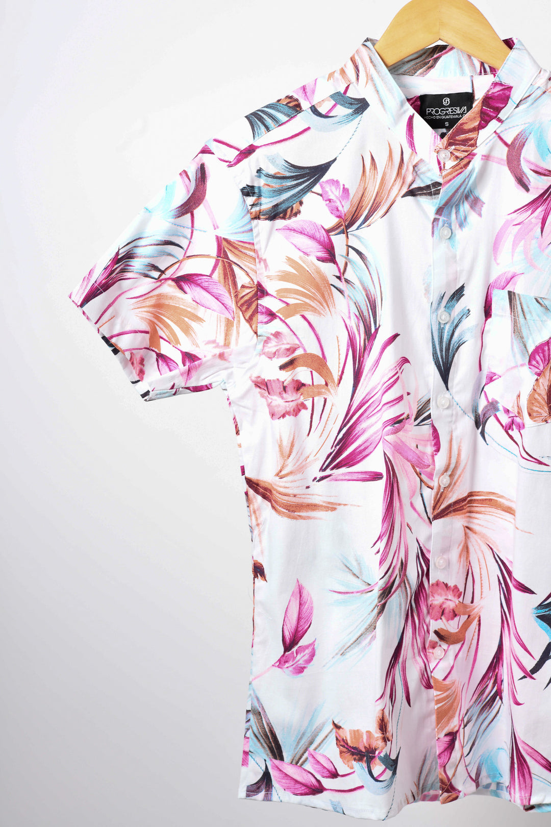 Camisa tropical de flores