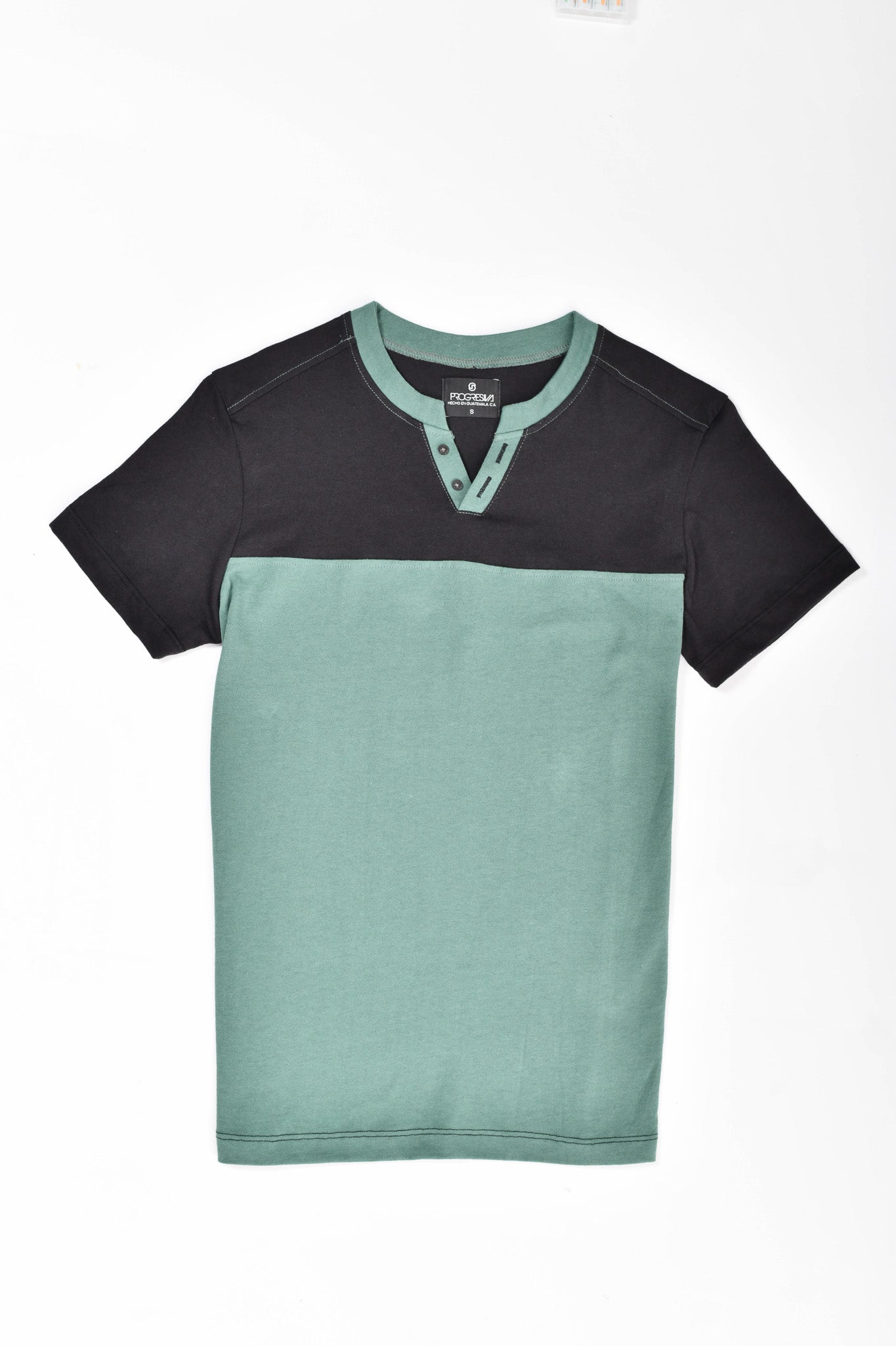 Playera Pro cuello V