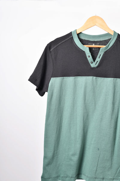 Playera Pro cuello V