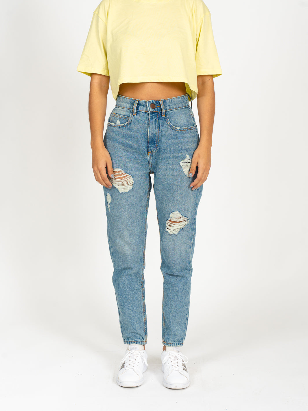Jeans super denim estilo mom jeans - celeste roto