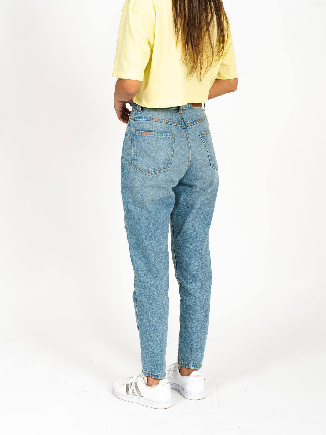 Jeans super denim estilo mom jeans - celeste roto