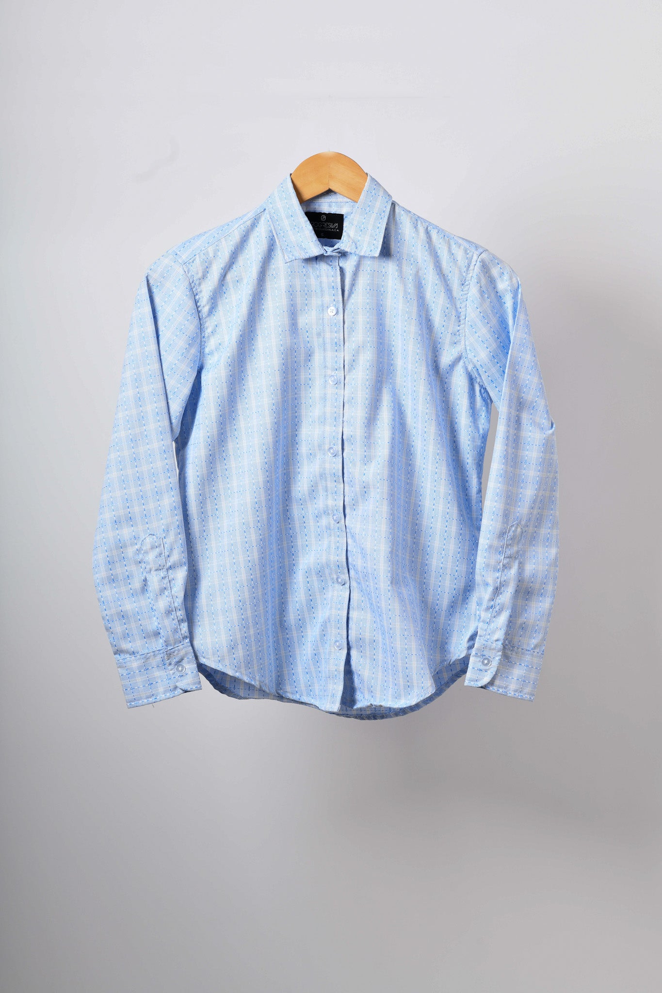 Blusa de botones cuello clásico