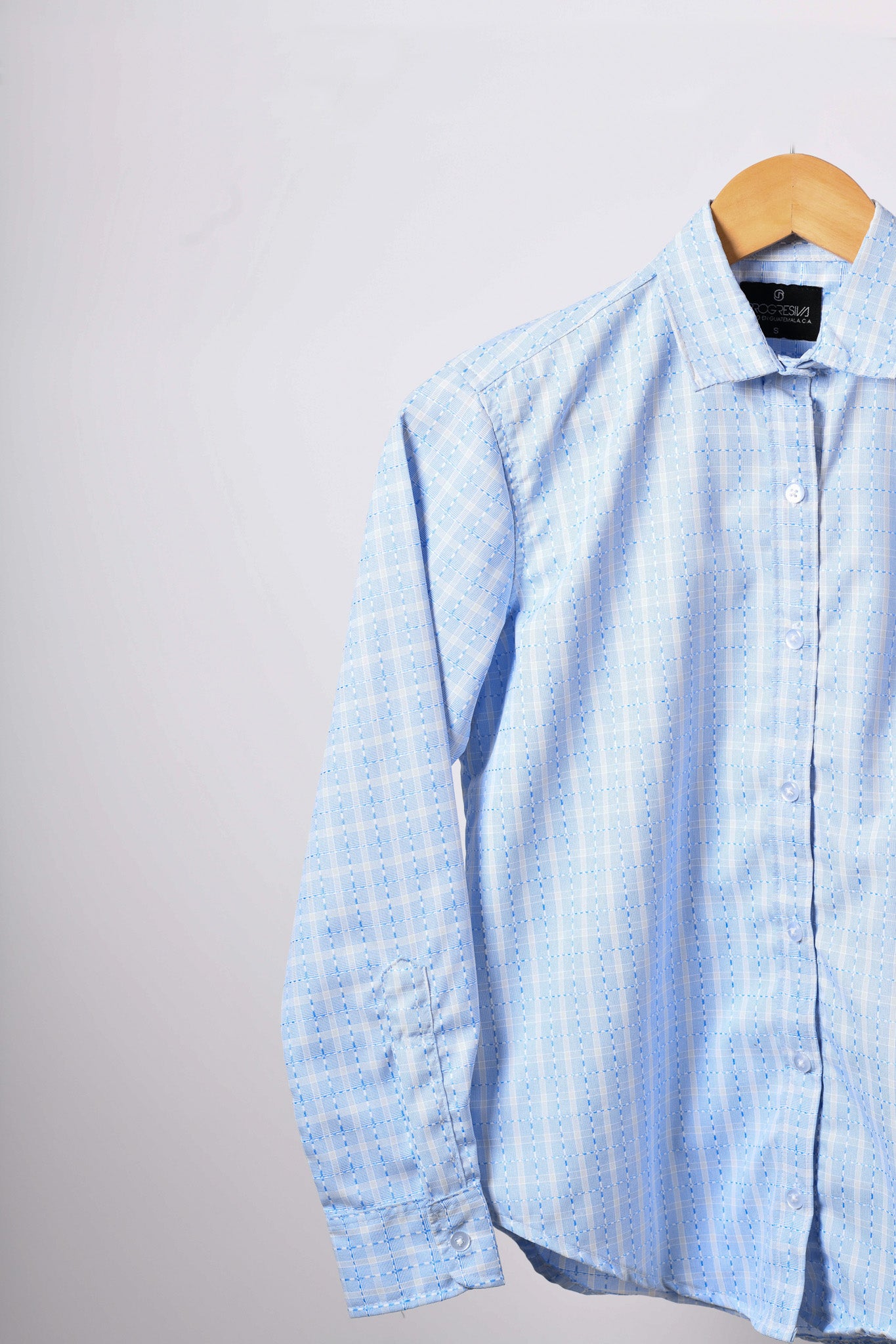 Blusa de botones cuello clásico