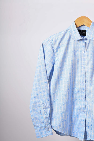 Blusa de botones cuello clásico