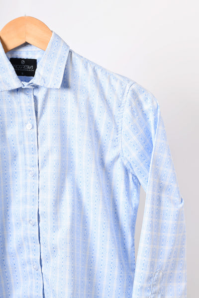 Blusa de botones cuello clásico