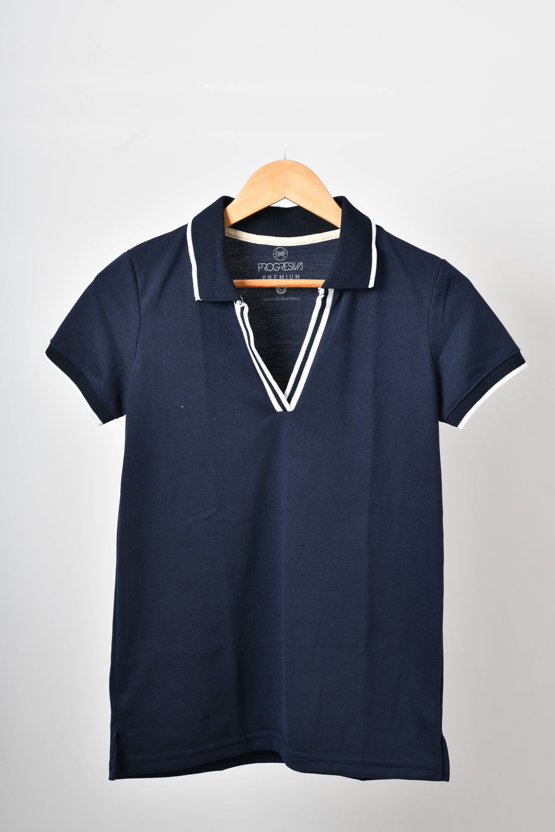 Blusa tipo polo de mujer