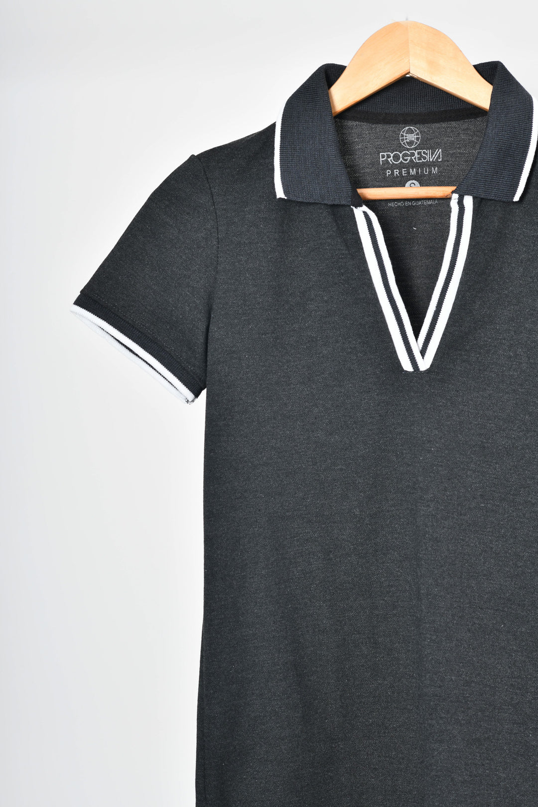 Blusa tipo polo de mujer