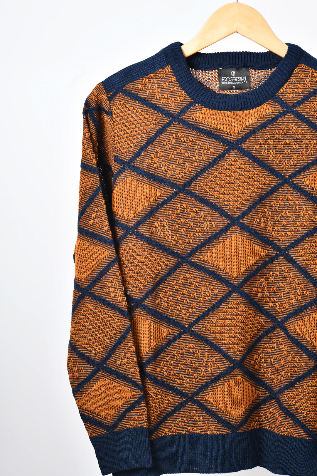 Suéter naranja - rombos